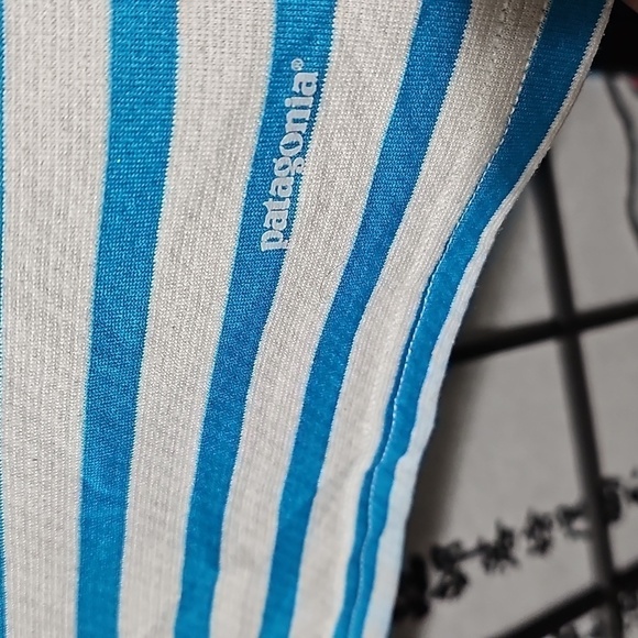 Patagonia Half-Zip Light Gray & Blue Striped Long Sleeve Top Size Small - Picture 5 of 6